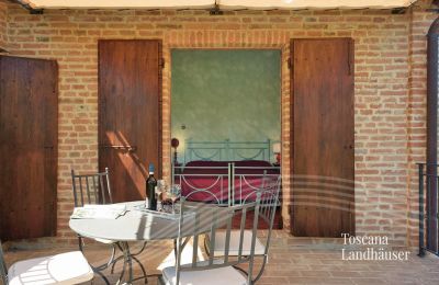 Maison de campagne à vendre Asciano, Toscane, RIF 2992 Terrasse mit Blick in SZ