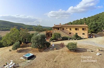 Maison de campagne à vendre Sarteano, Toscane, RIF 3005 Blick auf Anwesen