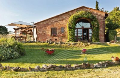 Maison de campagne à vendre Chianciano Terme, Toscane, RIF 3061 Blick auf Rustico