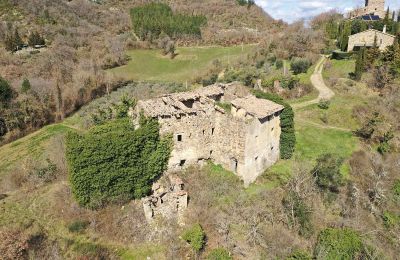 Château médiéval à vendre 06026 Pietralunga, Ombrie, Photo Drone