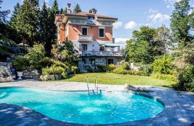 Propriétés, Votre Refuge de Luxe Privé : Villa dans les Collines de Stresa