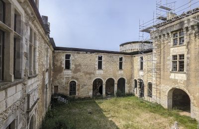 Château médiéval Périgueux, Nouvelle-Aquitaine