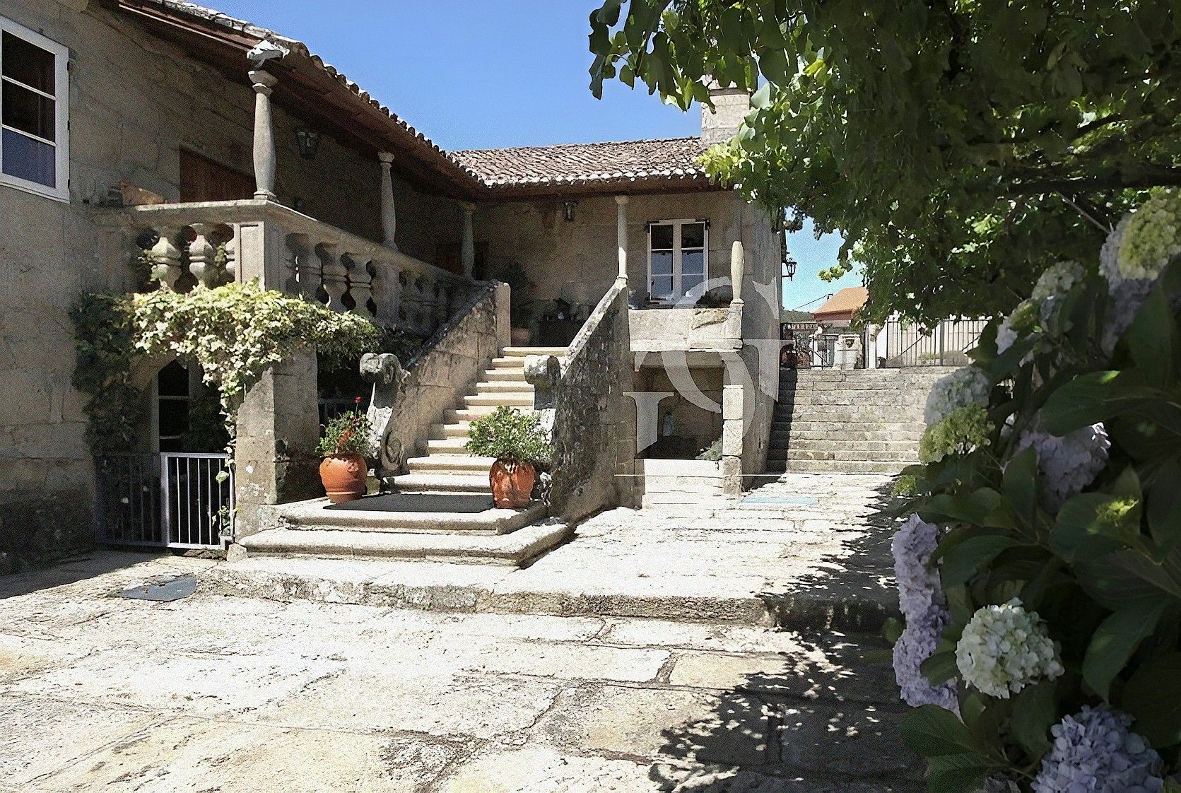 Photos Propriété de rêve en Galice : ancien rectorat avec chapelle