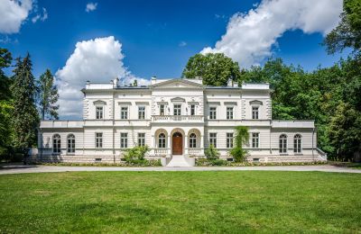 Propriétés, Palais exclusif avec parc près de Varsovie