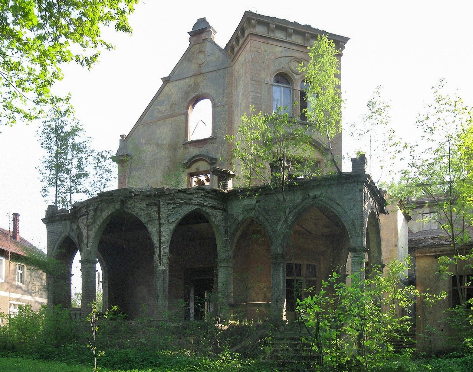 Photos Terrain historique avec manoir en ruine