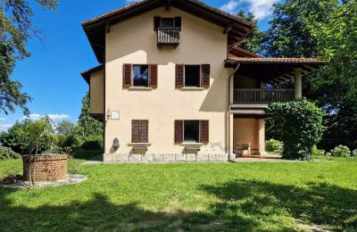 Propriétés, Villa à Gignese avec vue sur le lac, intimité et charme historique