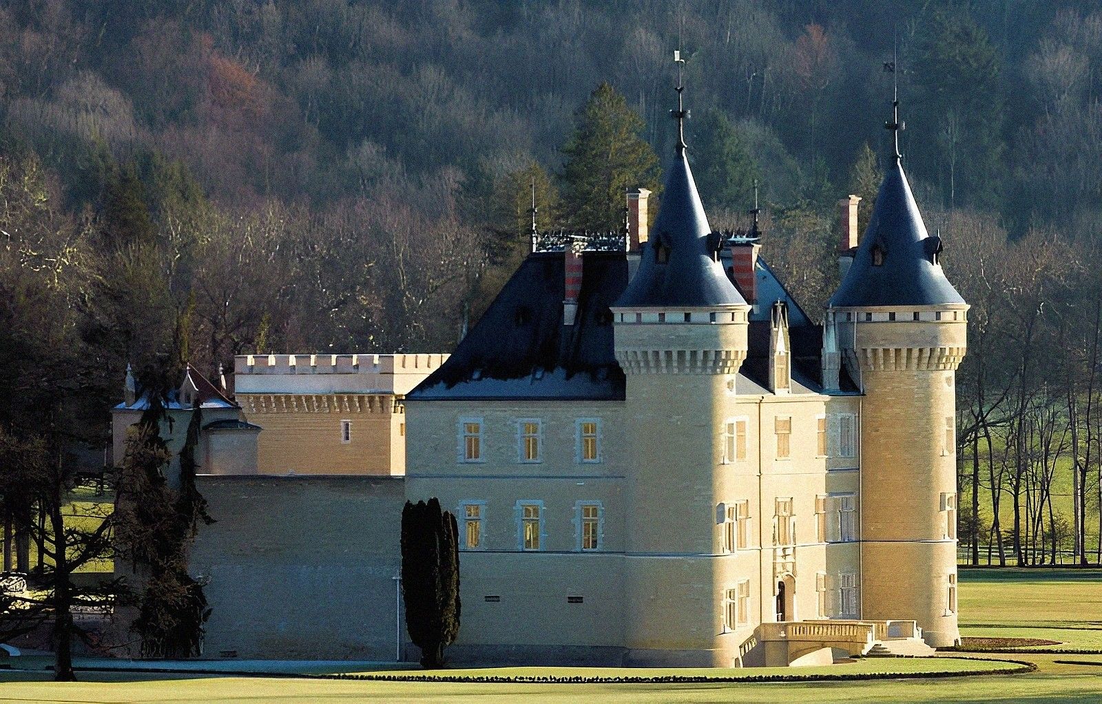 Photos Château exclusif avec grand terrain