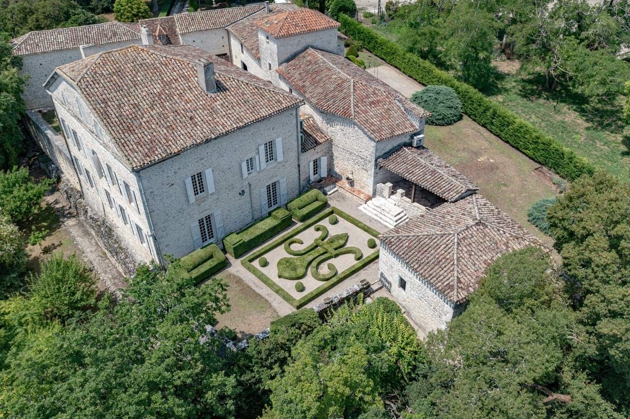 Photos Château du 13ème siècle avec chapelle et tour sur 2 hectares, Roquecor-Tarn-et-Garonne