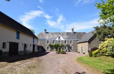 Propriétés, Domaine du 18ème siècle de 1201 m2 sur 9,12 hectares secteur Coutances