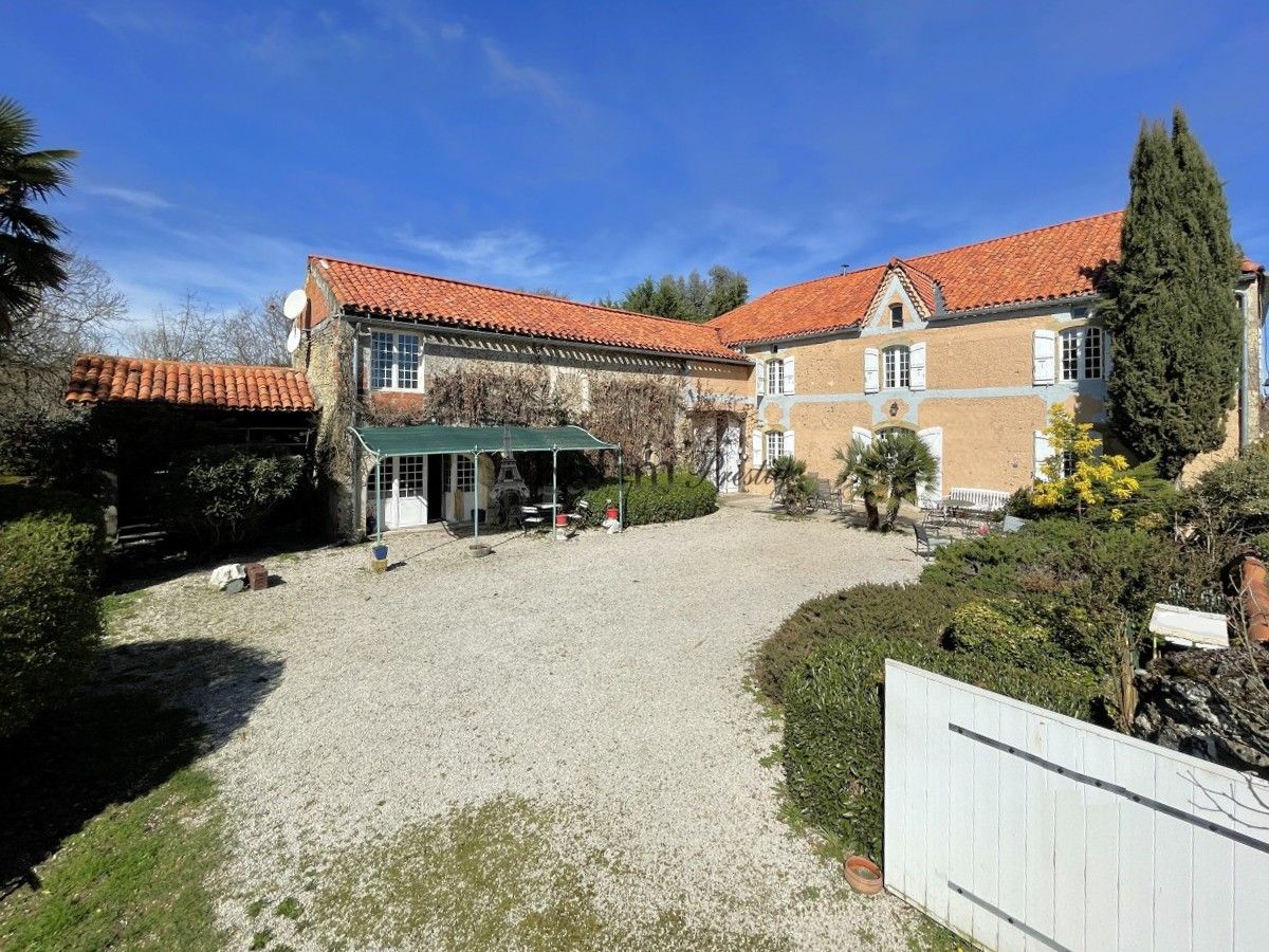 Photos Maison de maître rénovée de 1786, près de Marciac, Pau et Tarbes