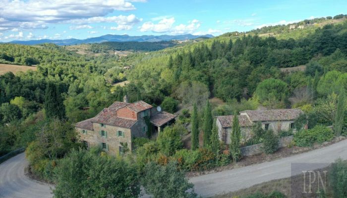 Ferme à vendre 06010 Monte Santa Maria Tiberina, Ombrie,  Italie