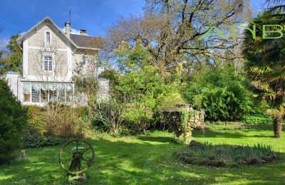 Villa historique Bussac-sur-Charente, Nouvelle-Aquitaine