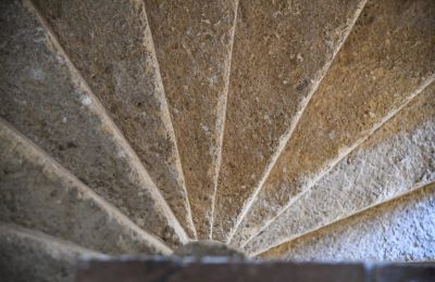 Propriété historique à vendre Uzès, Occitanie, Escalier