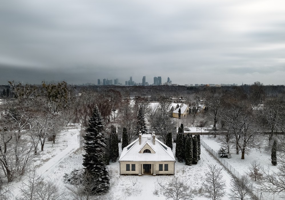 Belle maison dans un endroit isolé avec un grand terrain, à proximité du centre ville, Mazovie