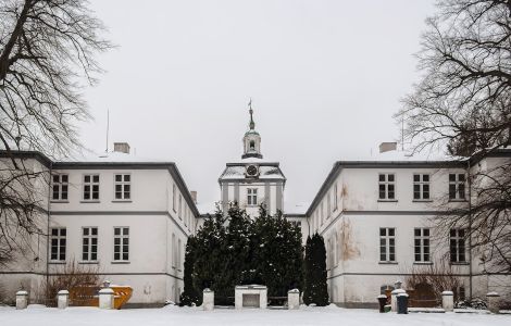 /pp/cc_by_nc_sa/thumb-deutschland-schleswig-holstein-rantzau-herrenhaus.jpg